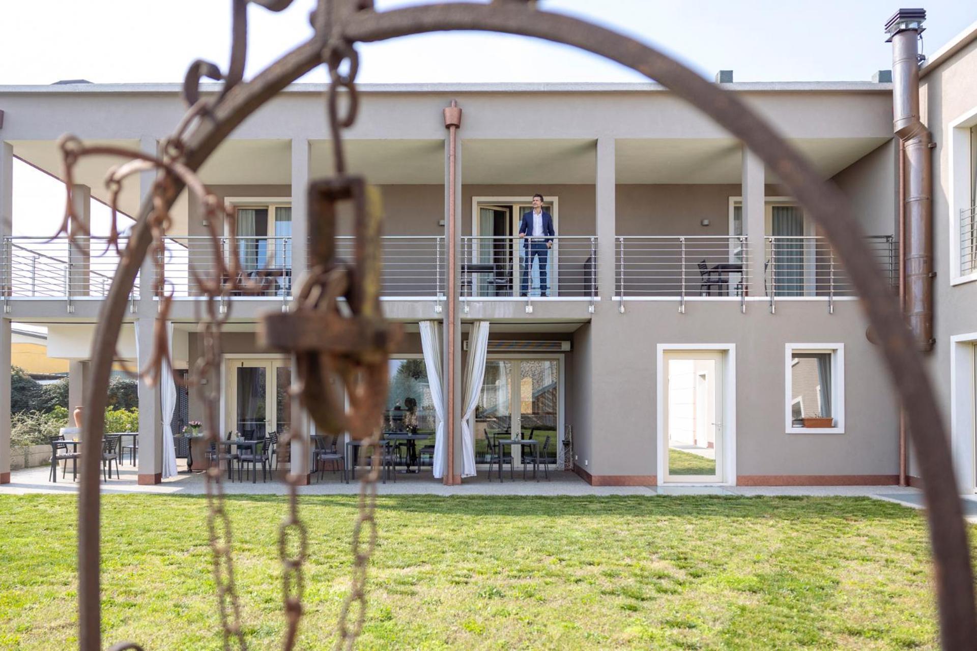 Hotel La Caporala Castel d'Azzano Εξωτερικό φωτογραφία