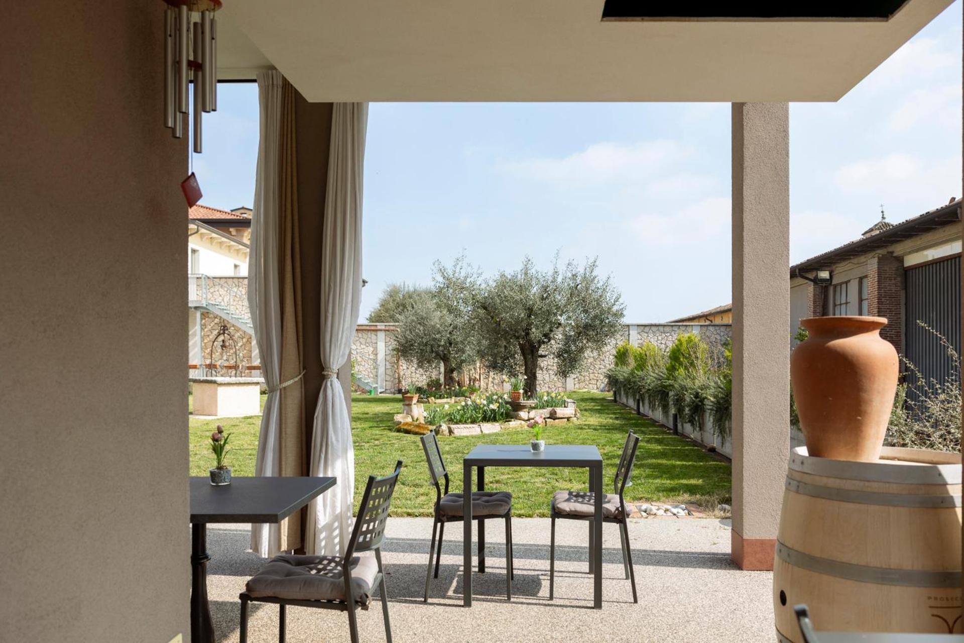 Hotel La Caporala Castel d'Azzano Εξωτερικό φωτογραφία