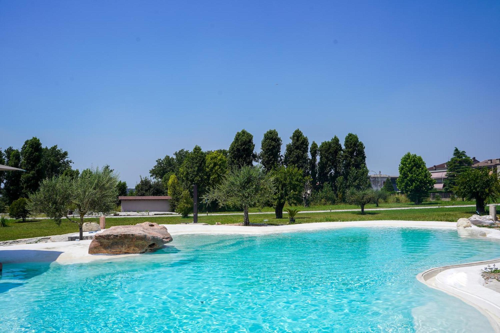 Hotel La Caporala Castel d'Azzano Εξωτερικό φωτογραφία